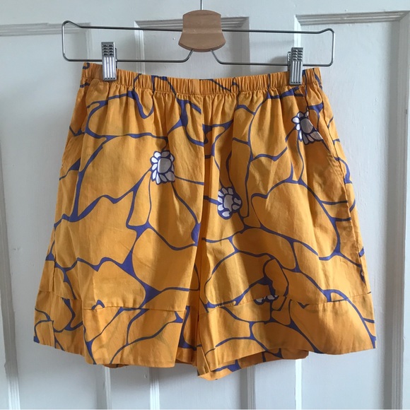 Top and short set - Picture 7 of 10